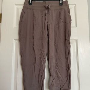Lulu lemon crop light weight pant